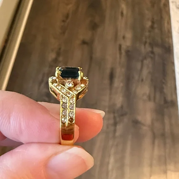 Cocktail Rings - Picture 4 of 8